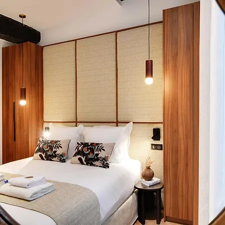 Luxury In The Heart Or Paris-notre Dame * Paris