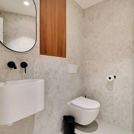 Luxury In The Heart Or Paris-notre Dame Paris