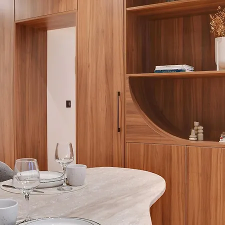 Luxury In The Heart Or Paris-notre Dame Paris